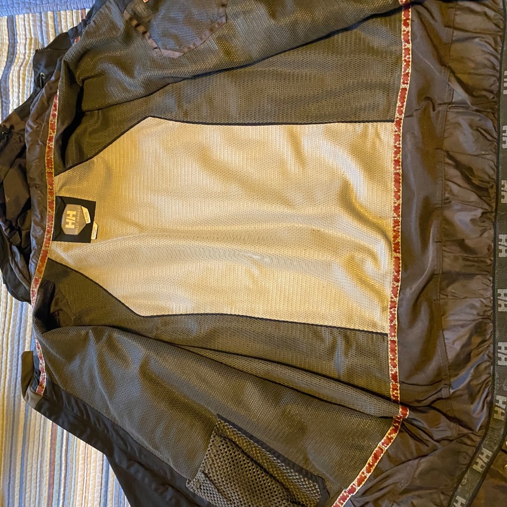 Helly Hanson - image 3